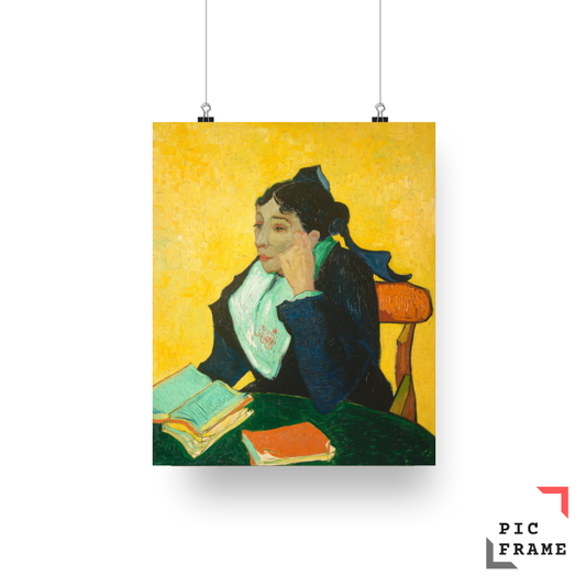 L'Arlésienne (L'Arlésienne, Mme Ginoux avec des livres)